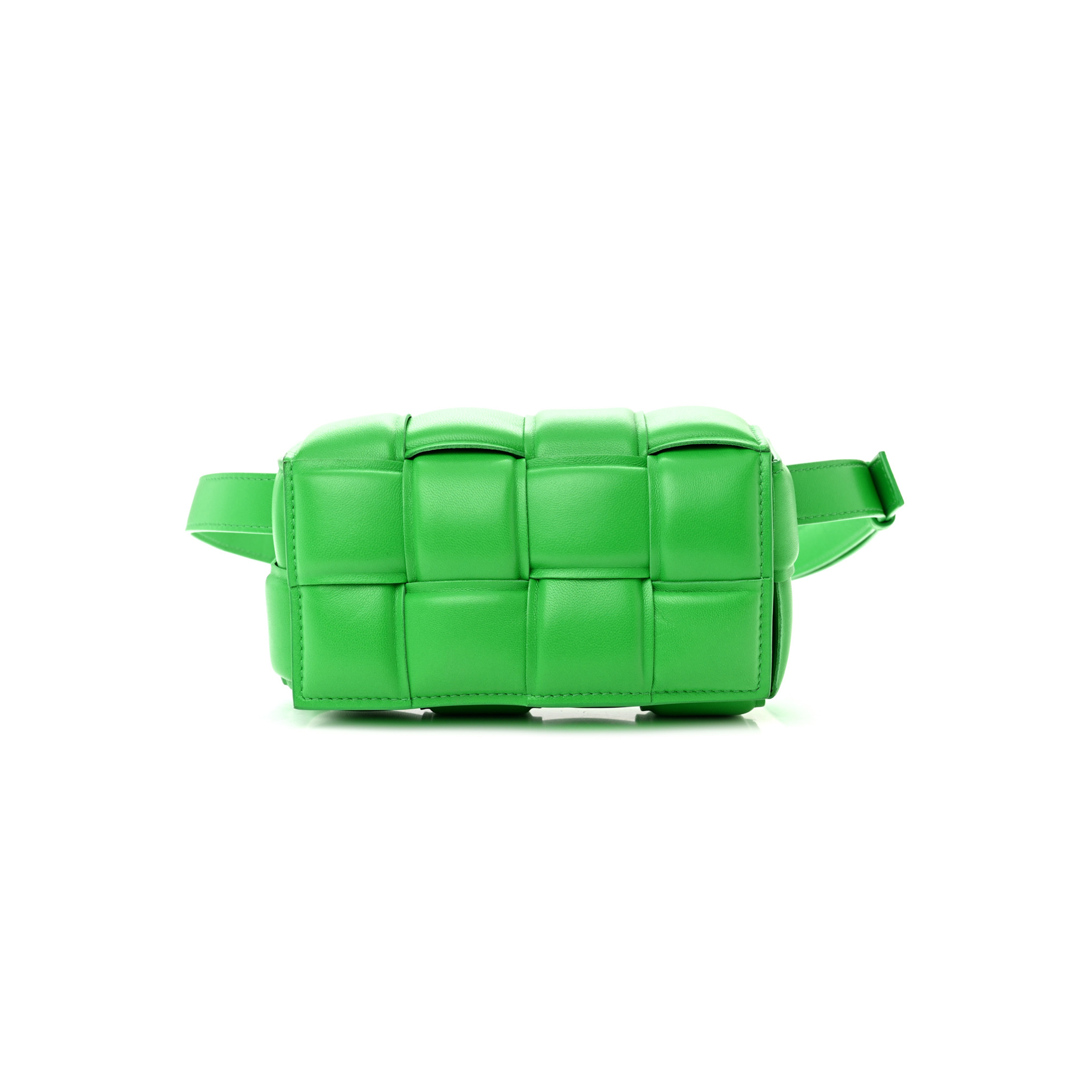 BOTTEGA VENETA NAPPA MAXI INTRECCIO PADDED THE BELT CASSETTE BAG PARAKEET (18*9*6cm) BOTTEGA VENETA NAPPA MAXI INTRECCIO PADDED THE BELT CASSETTE BAG PARAKEET (18*9*6cm)